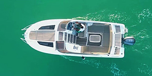 قایق موتوری vip در دریاچه تهران